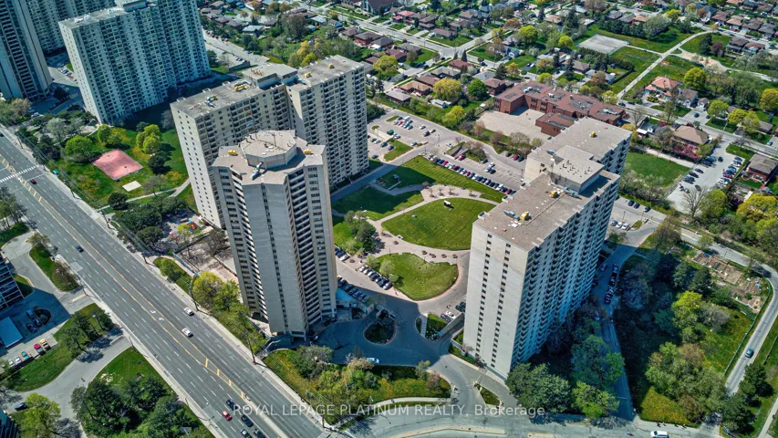 330 Dixon Road, Toronto W09, ON M9R 1S9