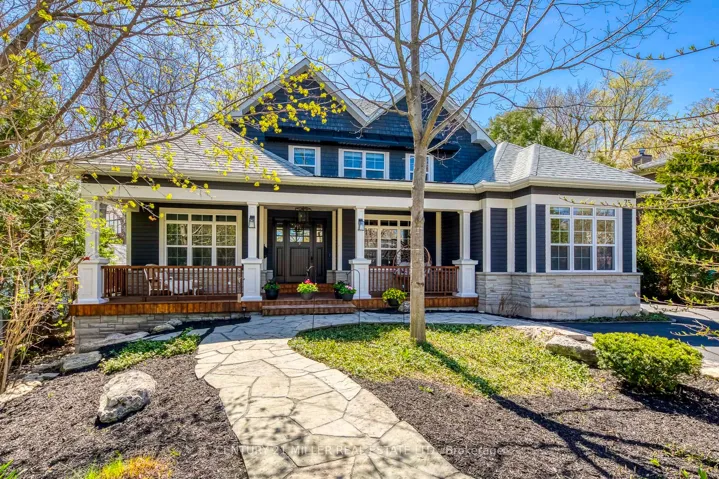 Custom Bungaloft With Covered Porch
