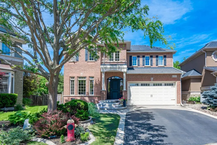 Incredible Privacy Backing onto Bloomfield Park!