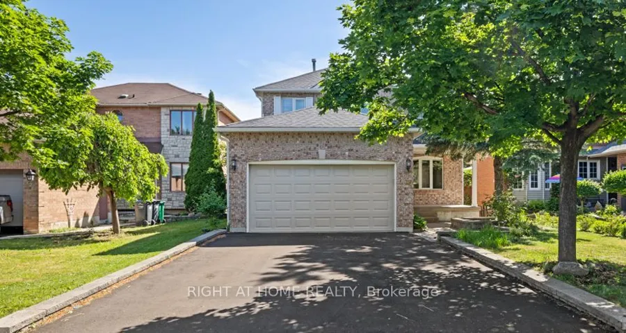 25 Vivians Crescent, Brampton, ON L6Y 4V1