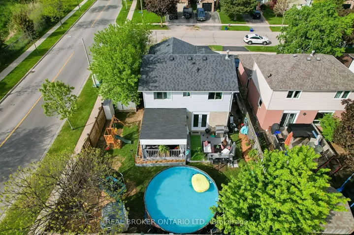 A large corner lot-New 18ft above ground pool