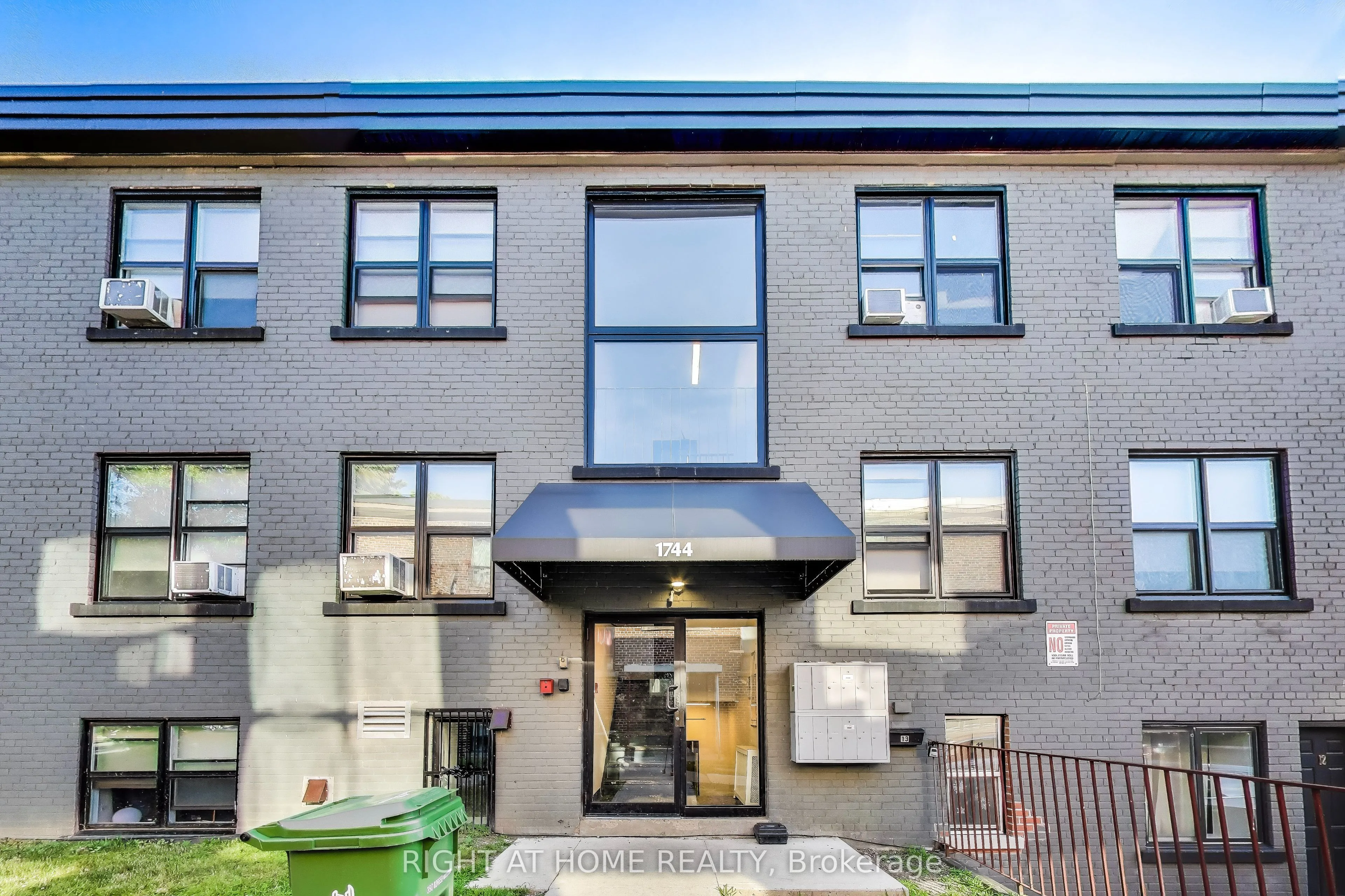 Property For Lease | W13441612