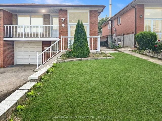 12 Petiole Road, Toronto W05, ON M3N 2B4