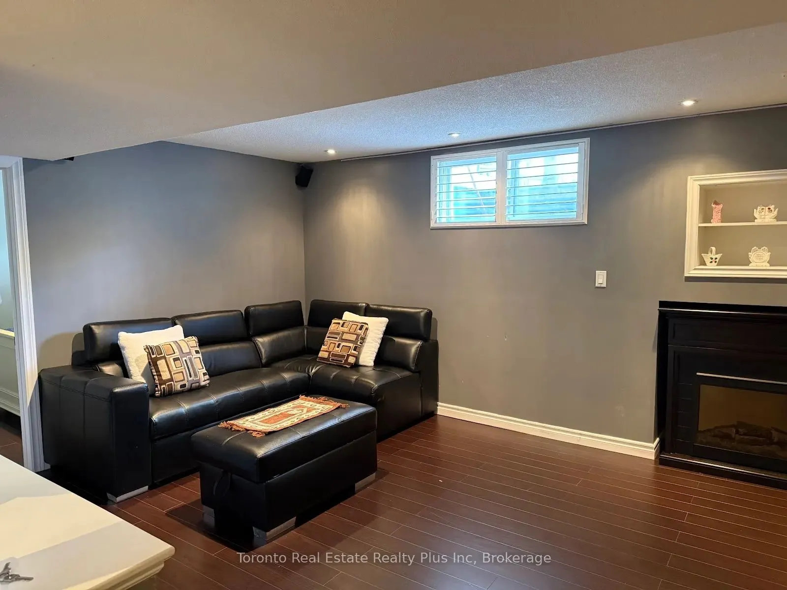 Detached Home For Lease | W13458254