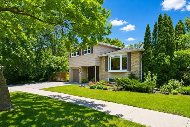 Nestled in the Heart of Old Oakville!