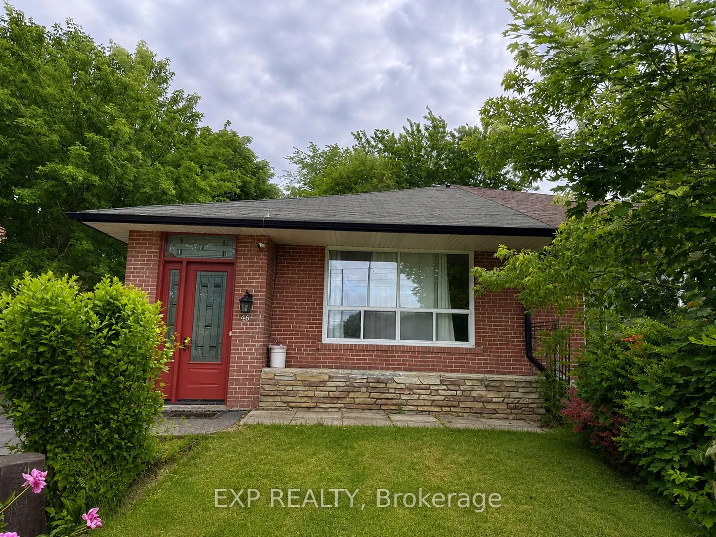 Semi-Detached Home For Lease | W13472004