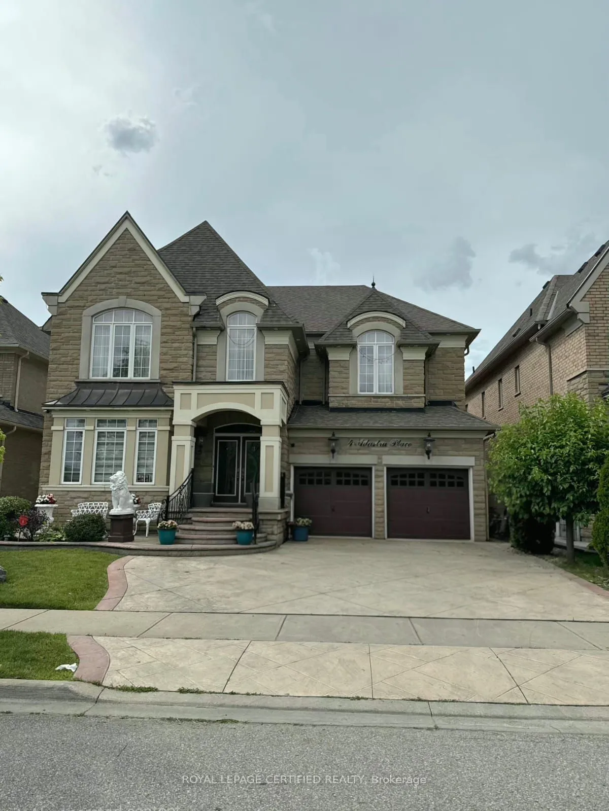 Detached Home For Lease | W13486374