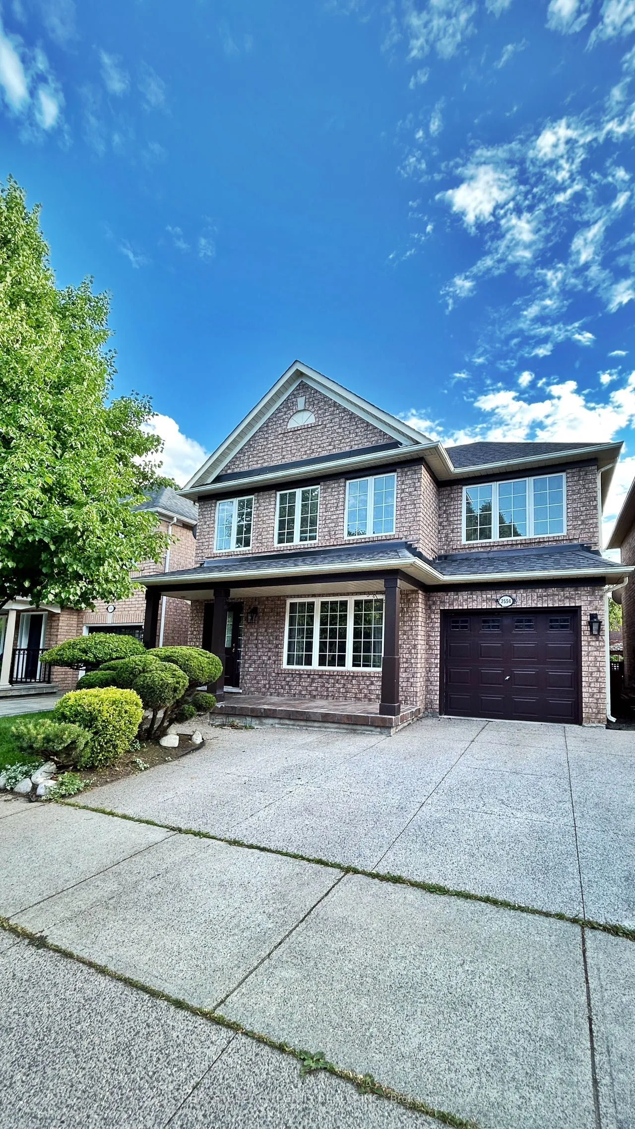 Detached Home For Lease | W13486768