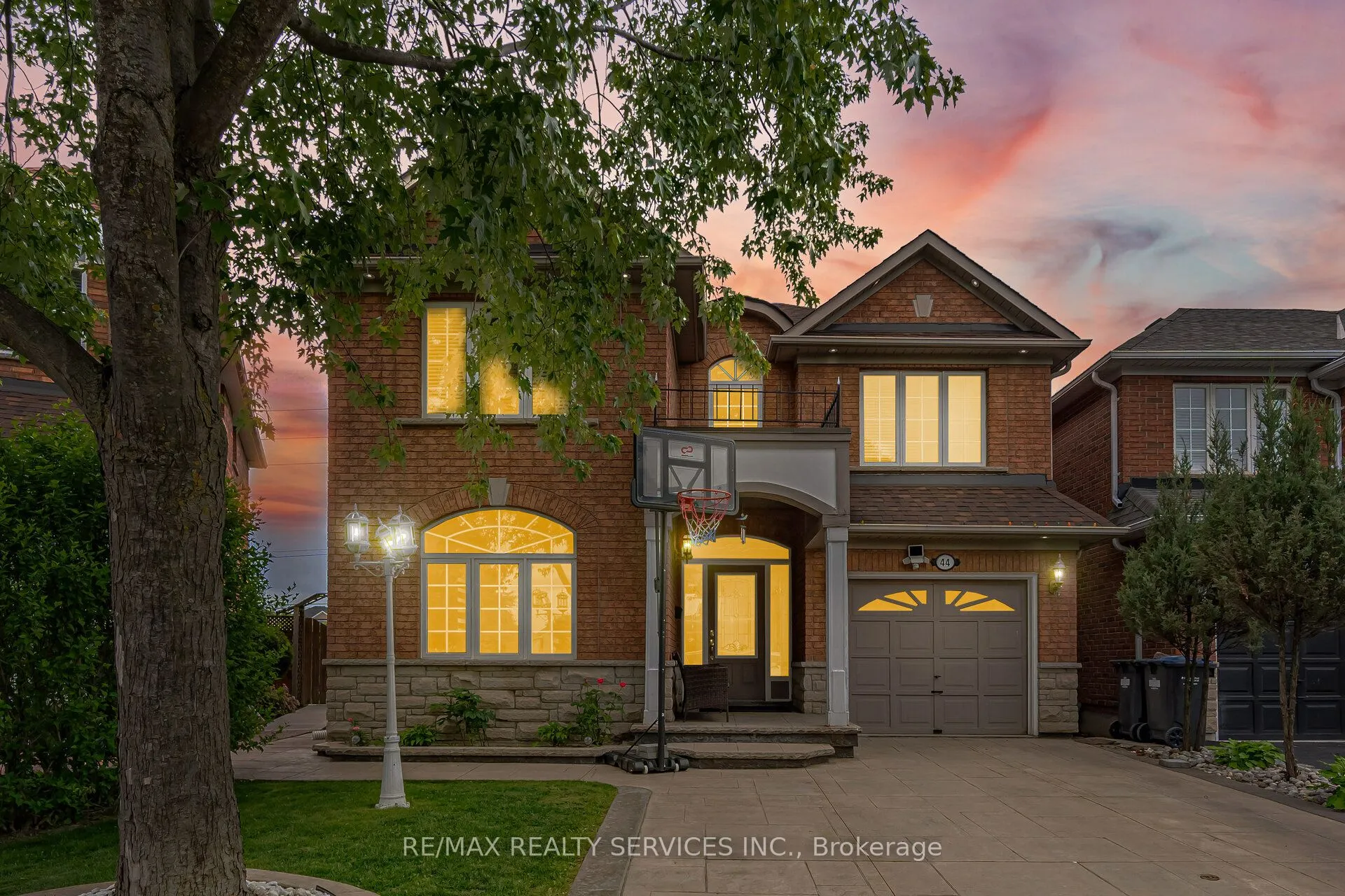 Detached Home For Sale | W13489472