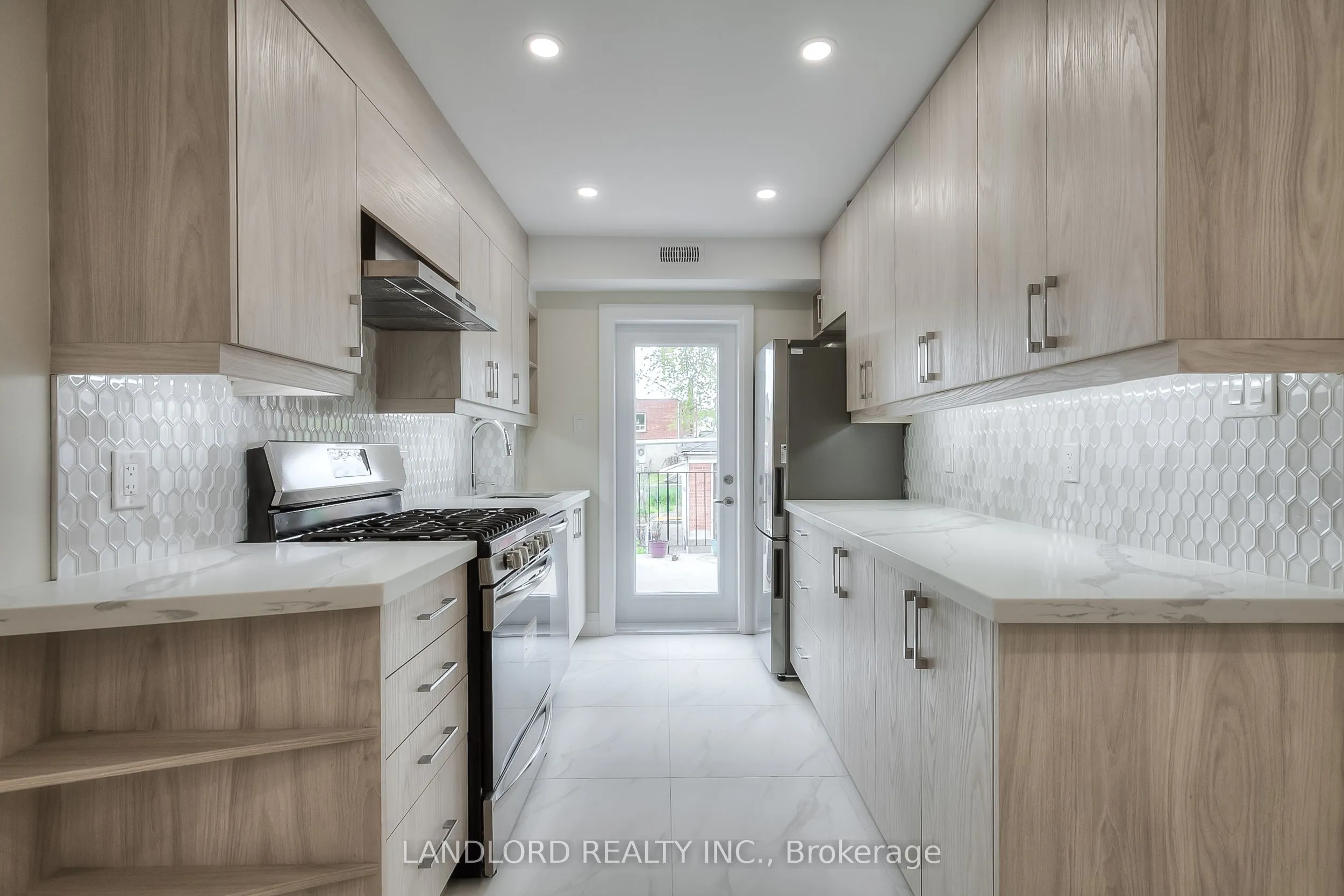 Triplex For Lease | W13490916