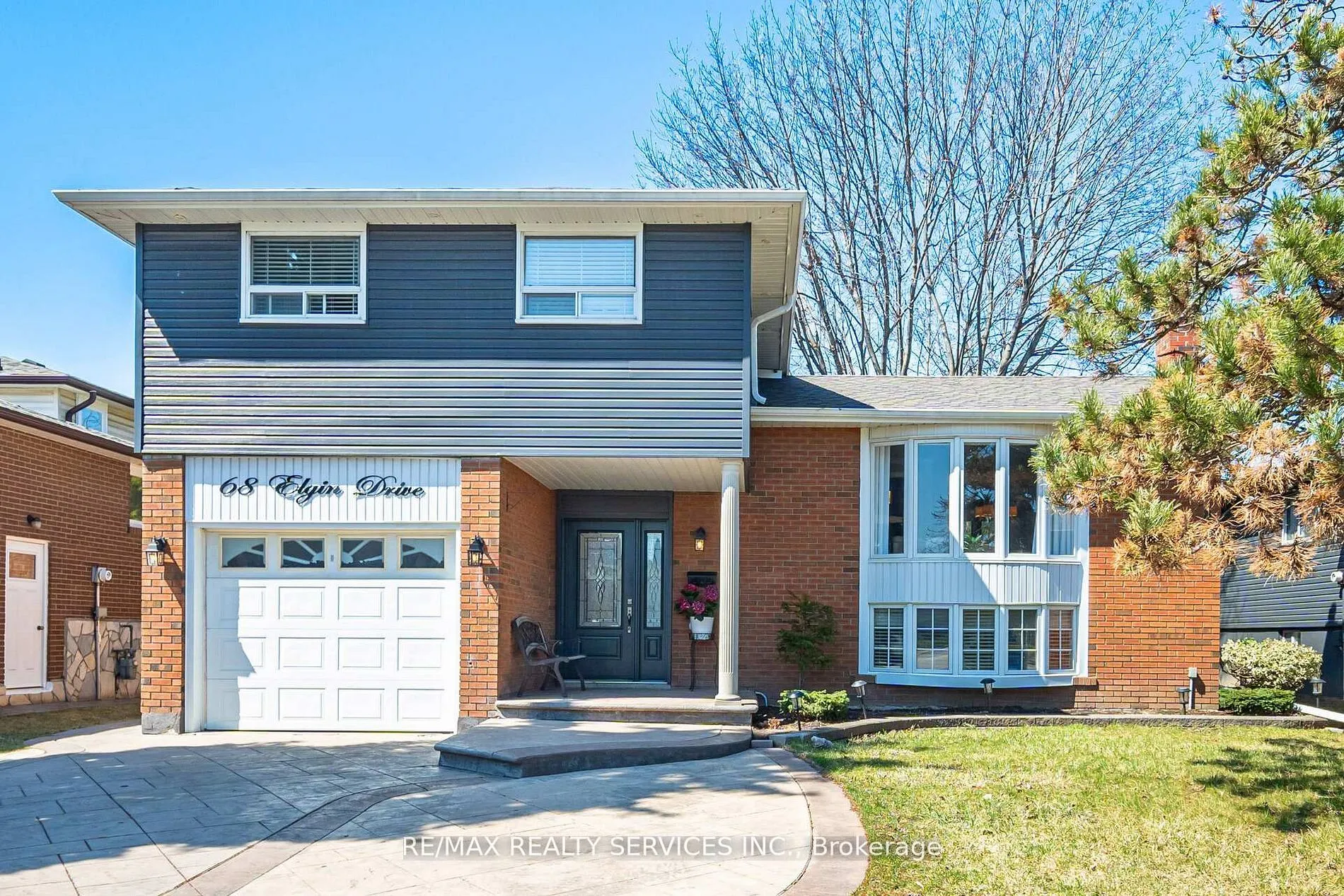 Detached Home For Sale | W13493094