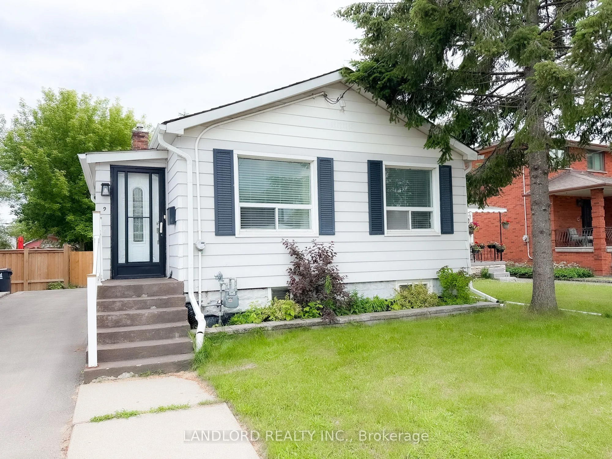 Detached Home For Lease | W13494446