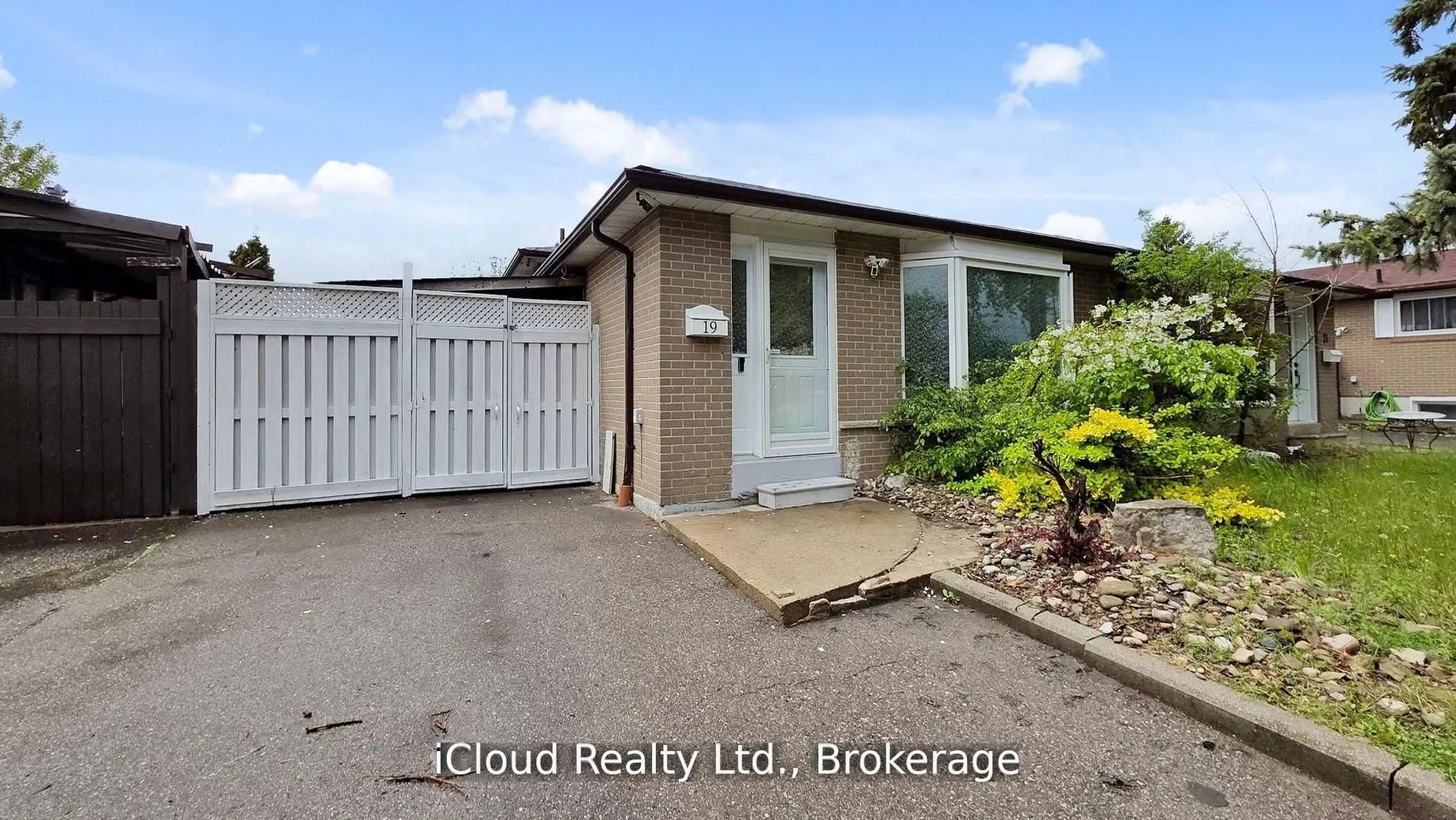 Semi-Detached Home For Sale | W13496672