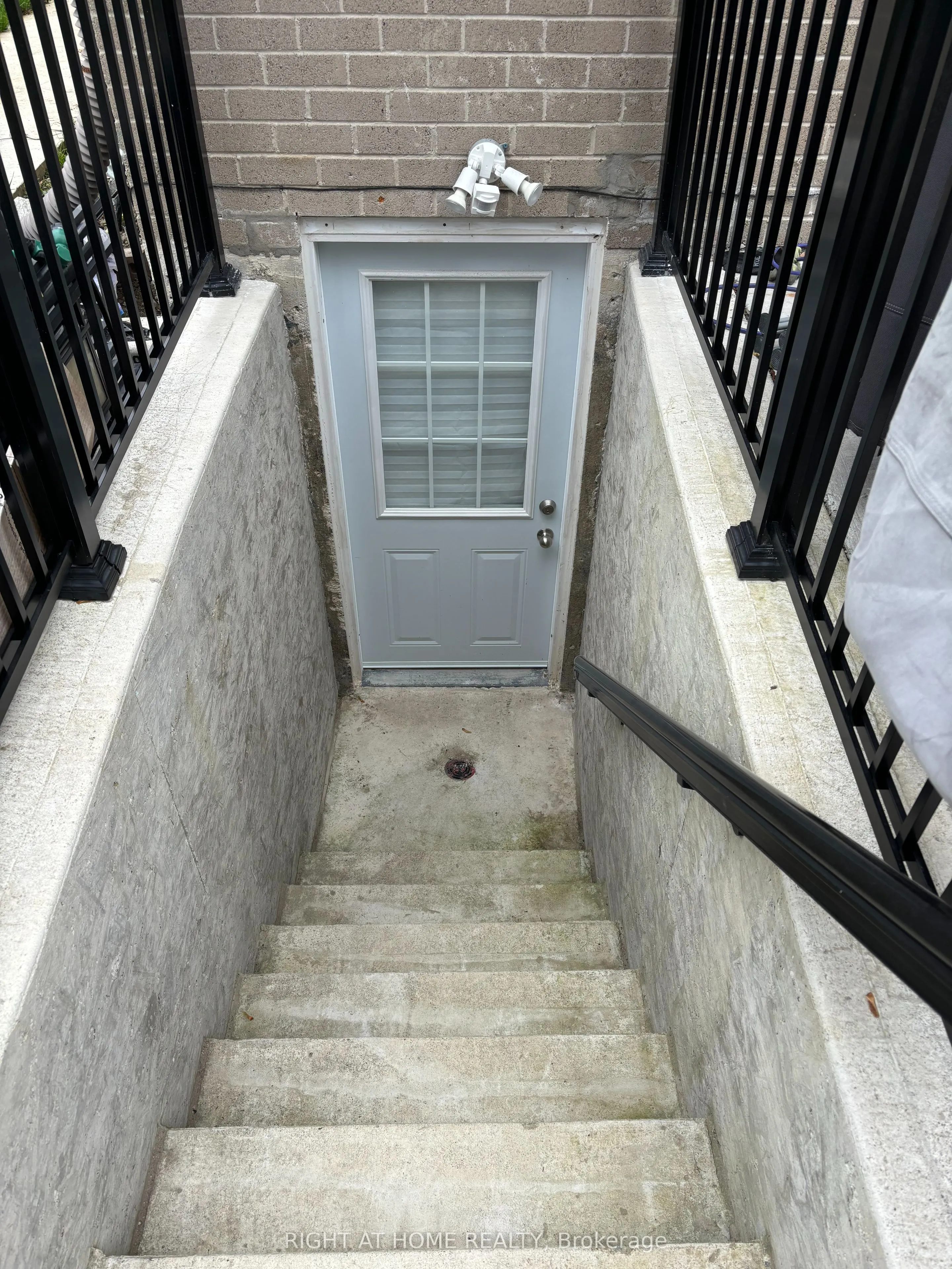 Detached Home For Lease | W13497822