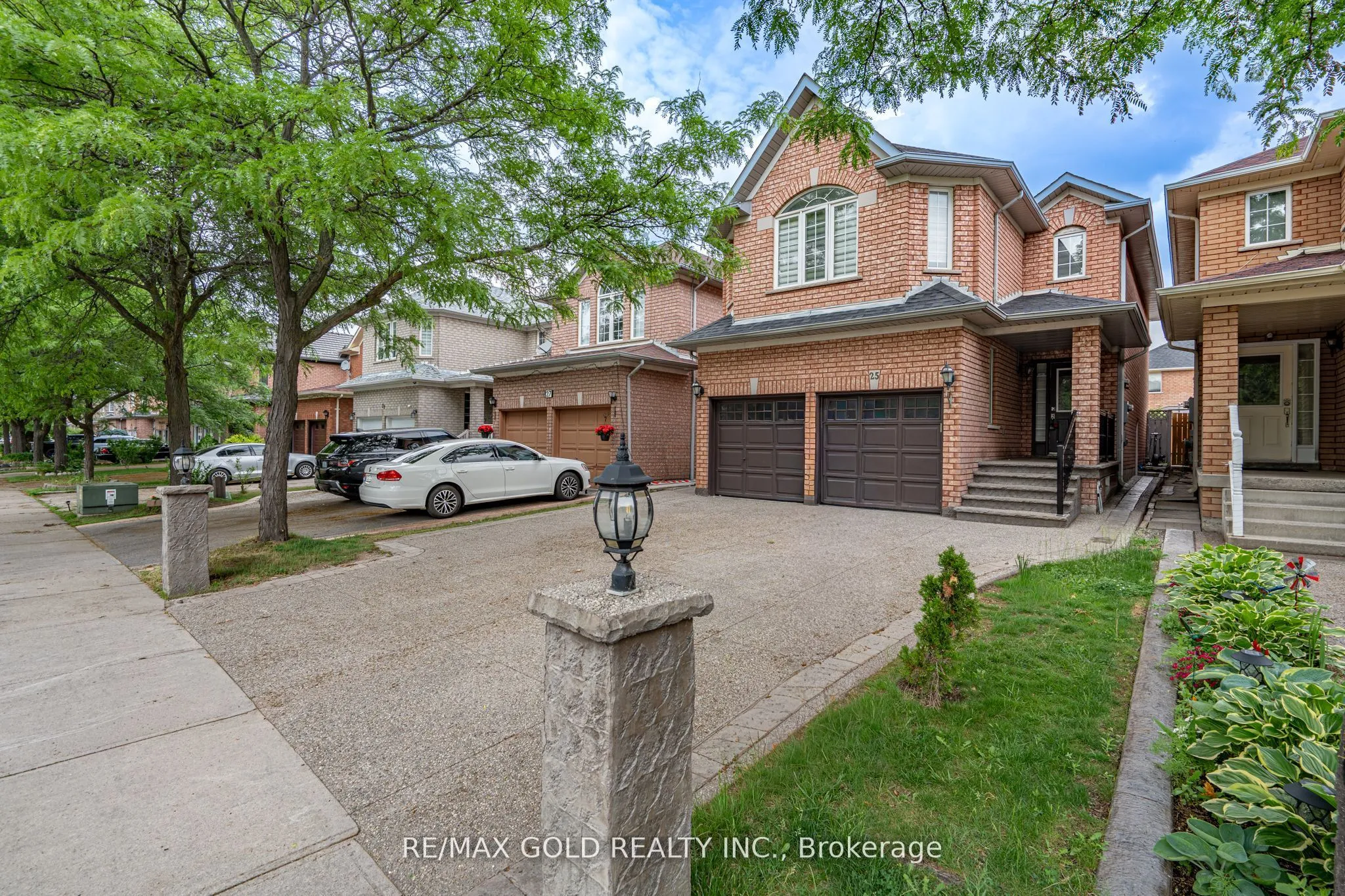 Detached Home For Sale | W13498754