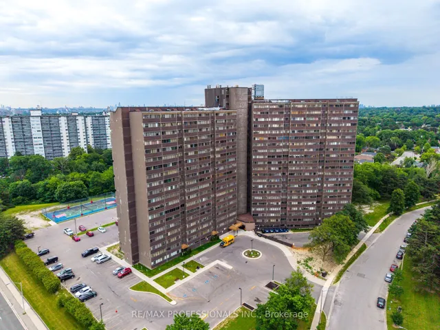 11 Wincott Drive, Toronto W09, ON M9R 2R9