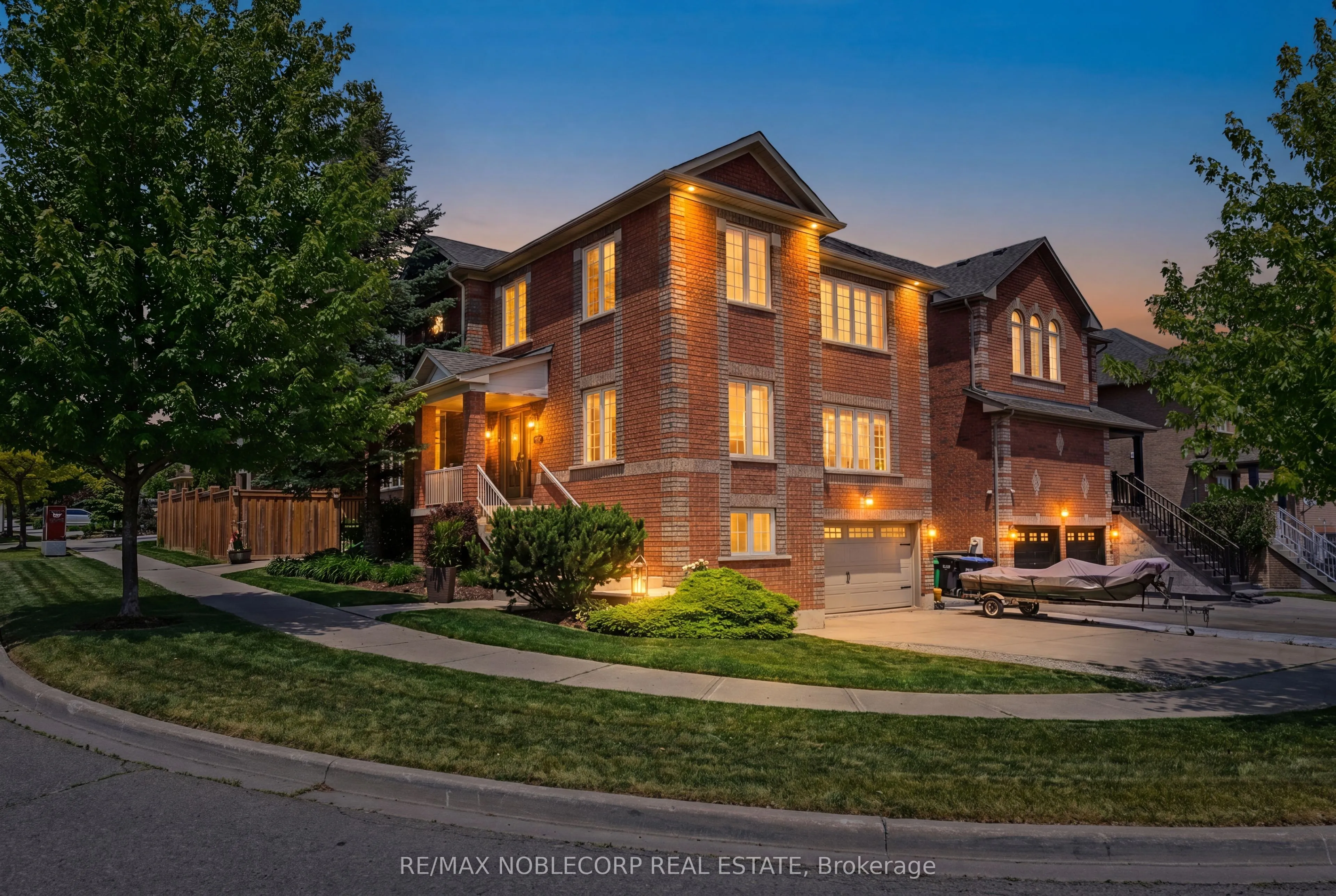 Detached Home For Sale | W13500958
