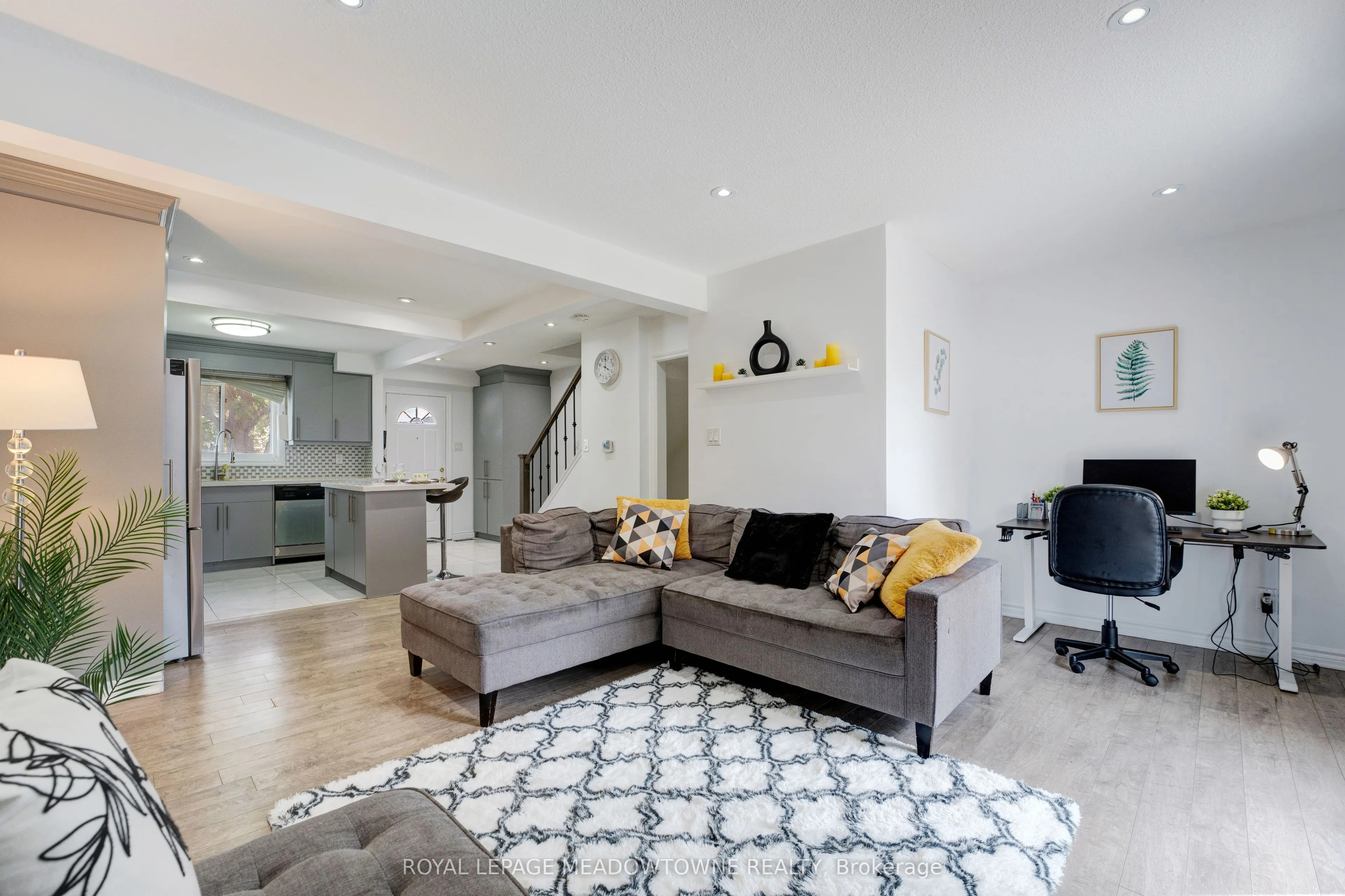 Detached Home For Sale | W13501804