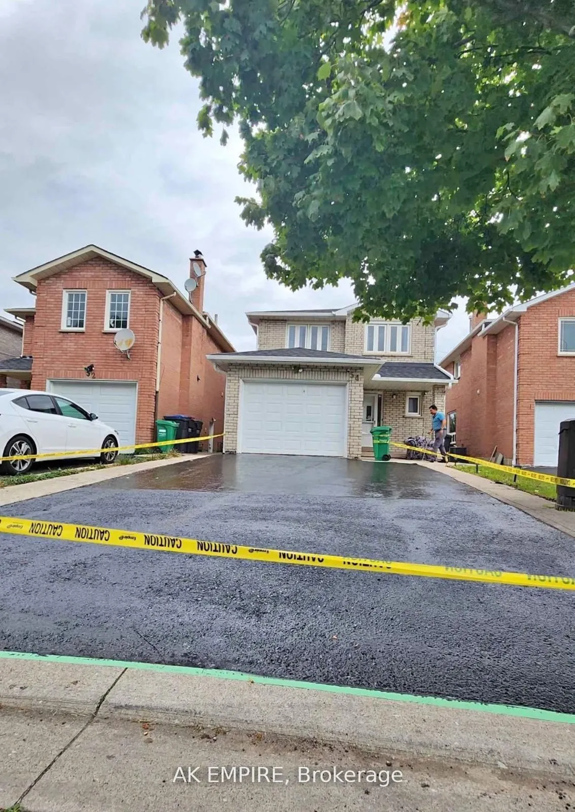 Detached Home For Lease | W13502726