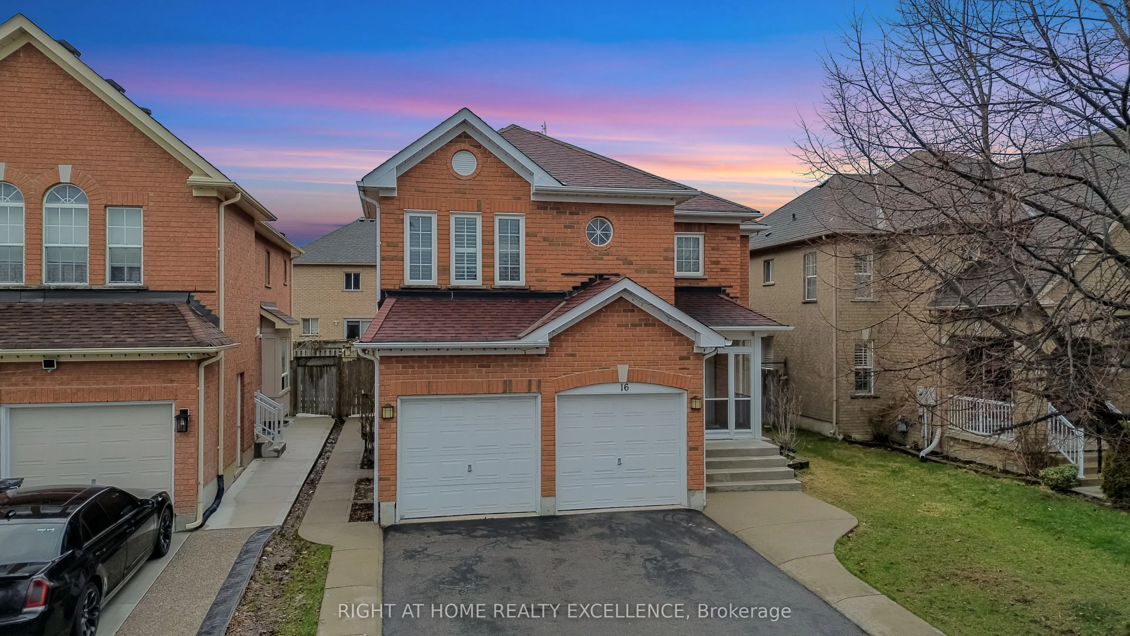 Detached Home For Sale | W13506026