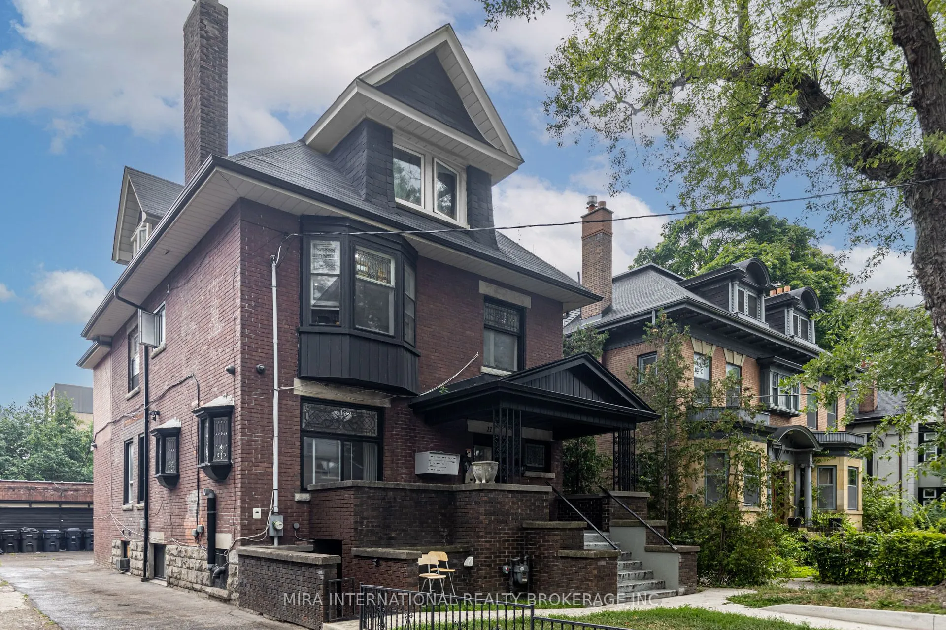 Detached Home For Lease | W13506850