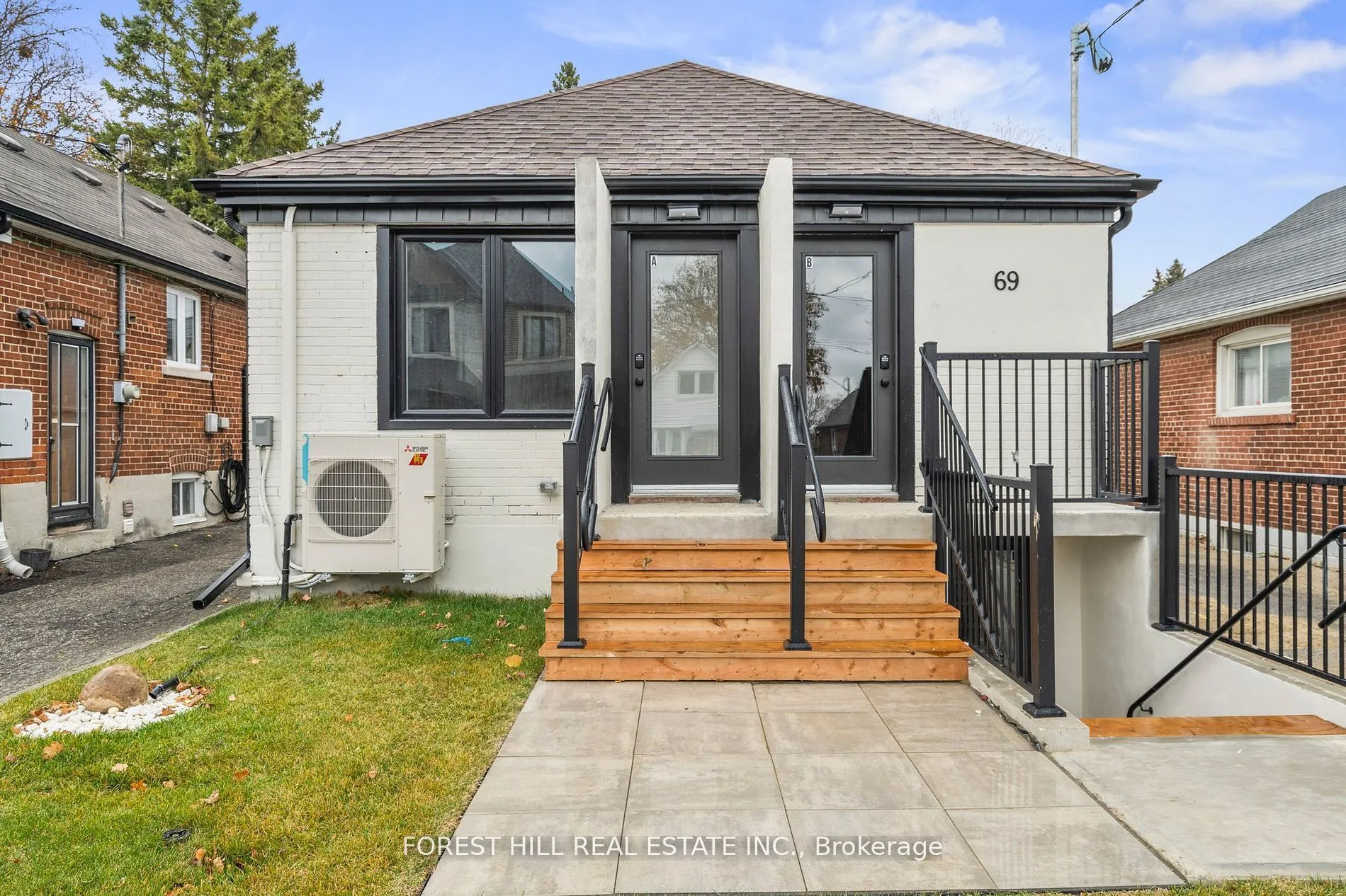 Detached Home For Lease | W13507678