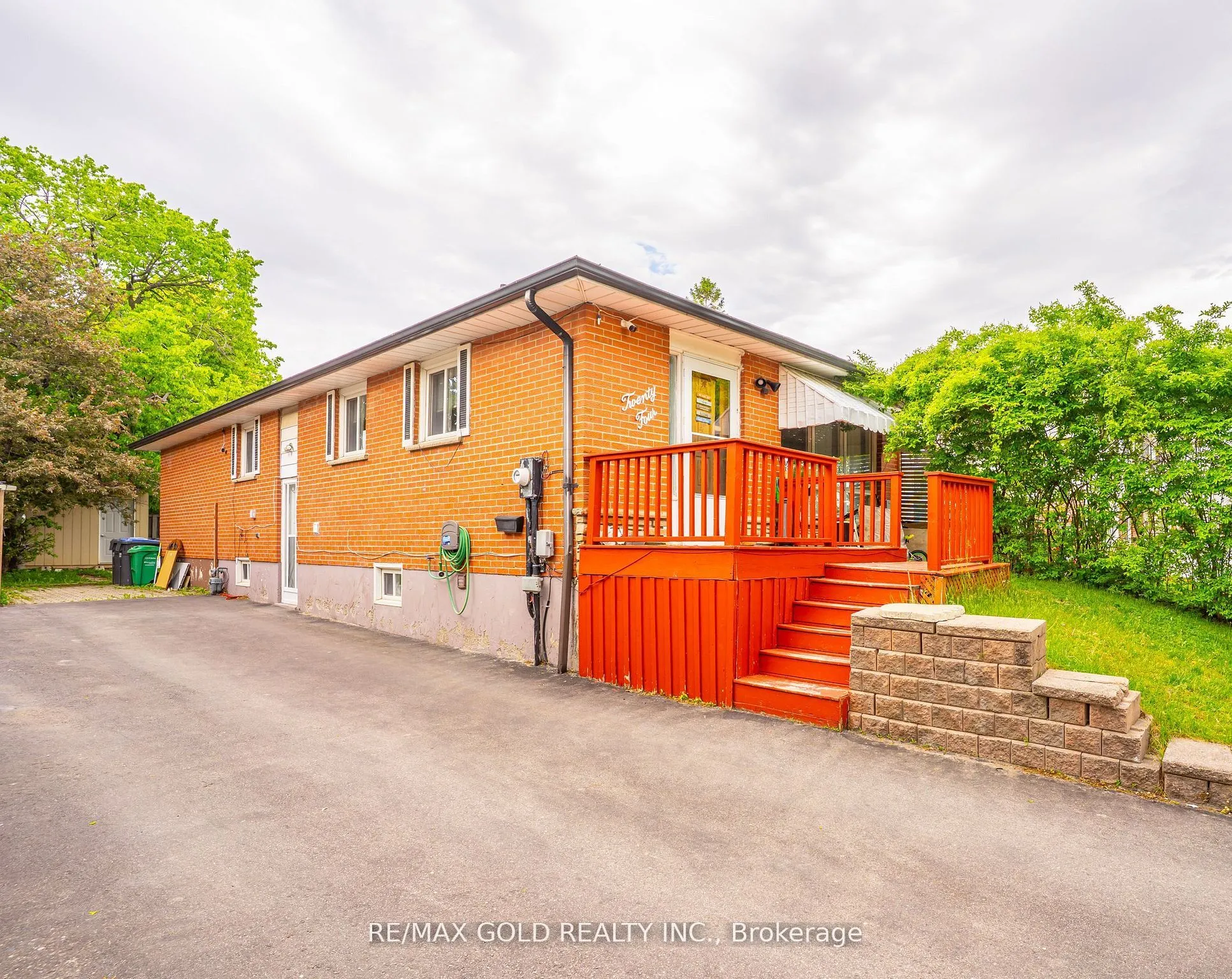Semi-Detached Home For Lease | W13508136