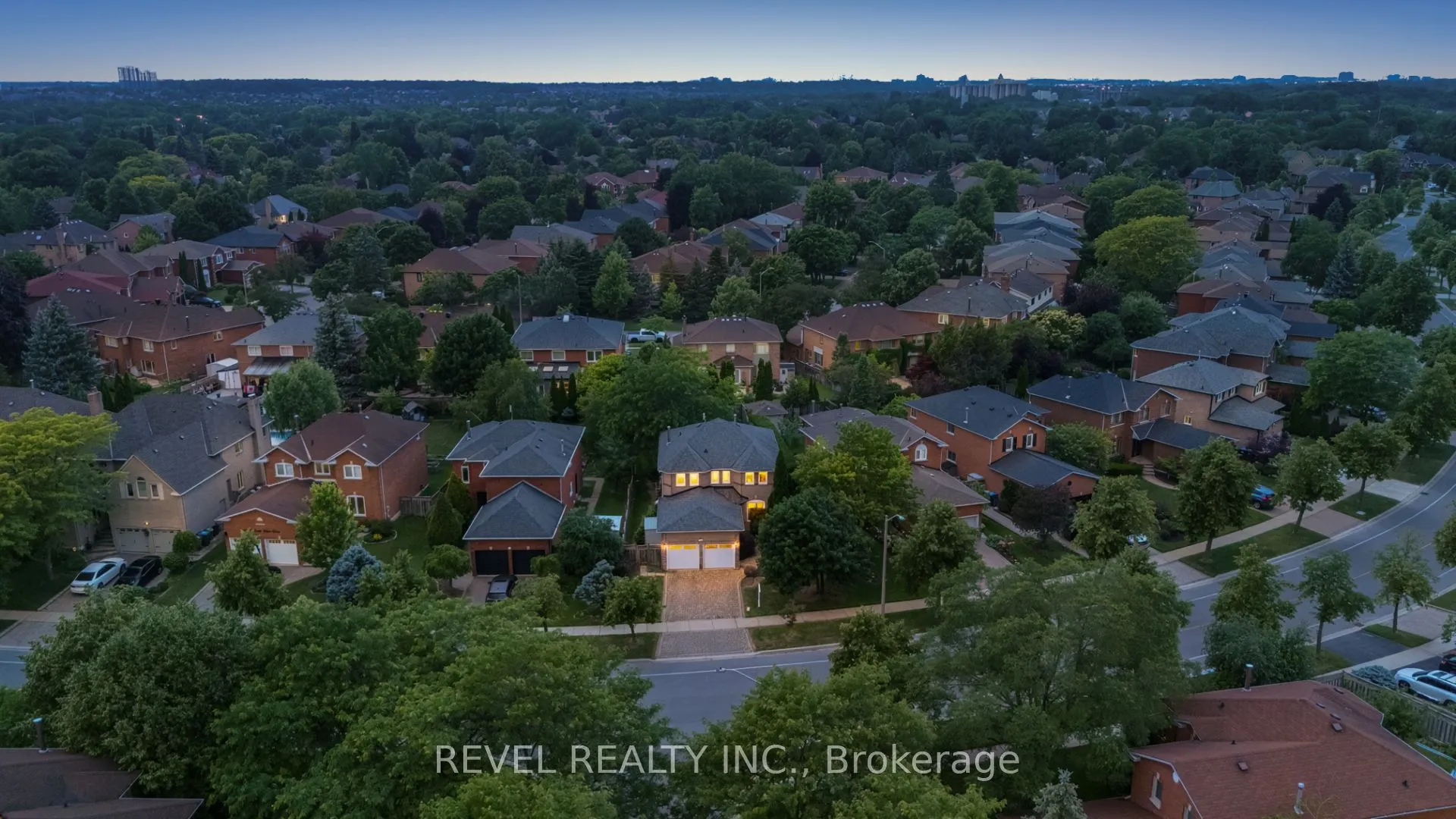 Detached Home For Sale | W13508484