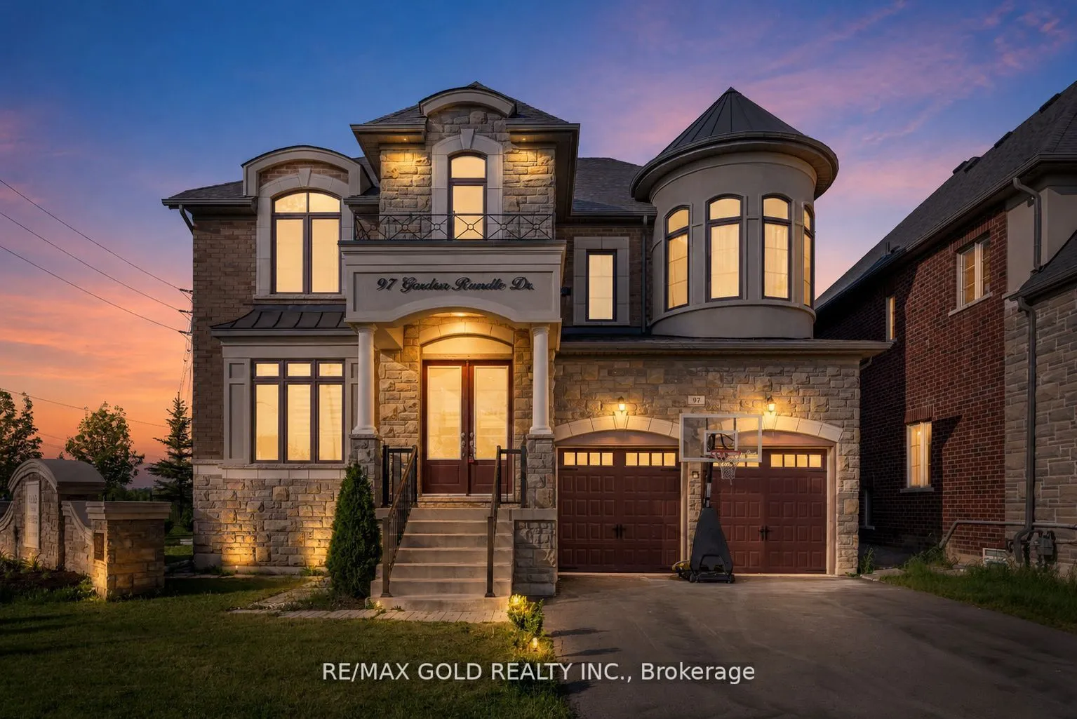 Detached Home For Sale | W13511498