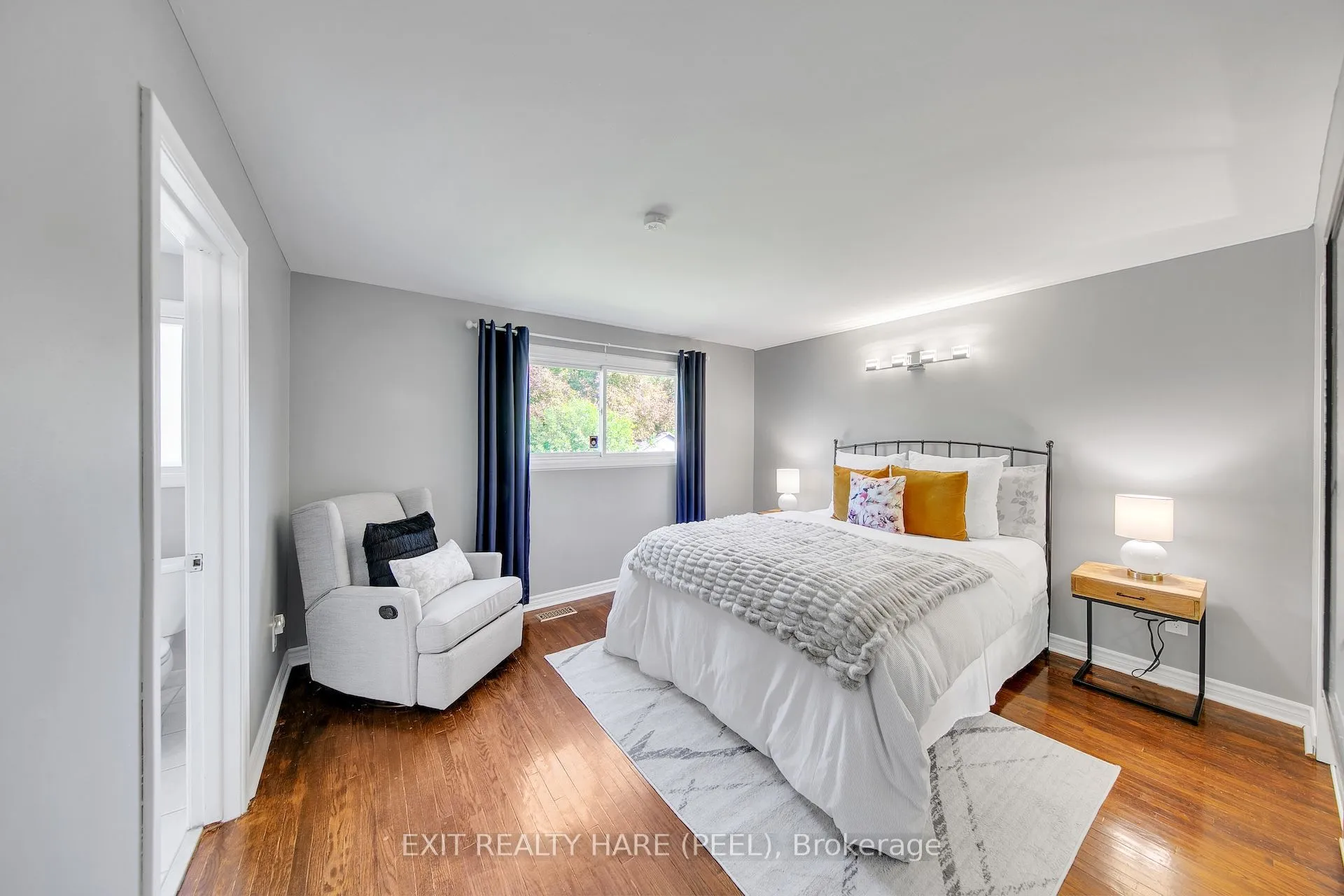 Detached Home For Sale | W13513038
