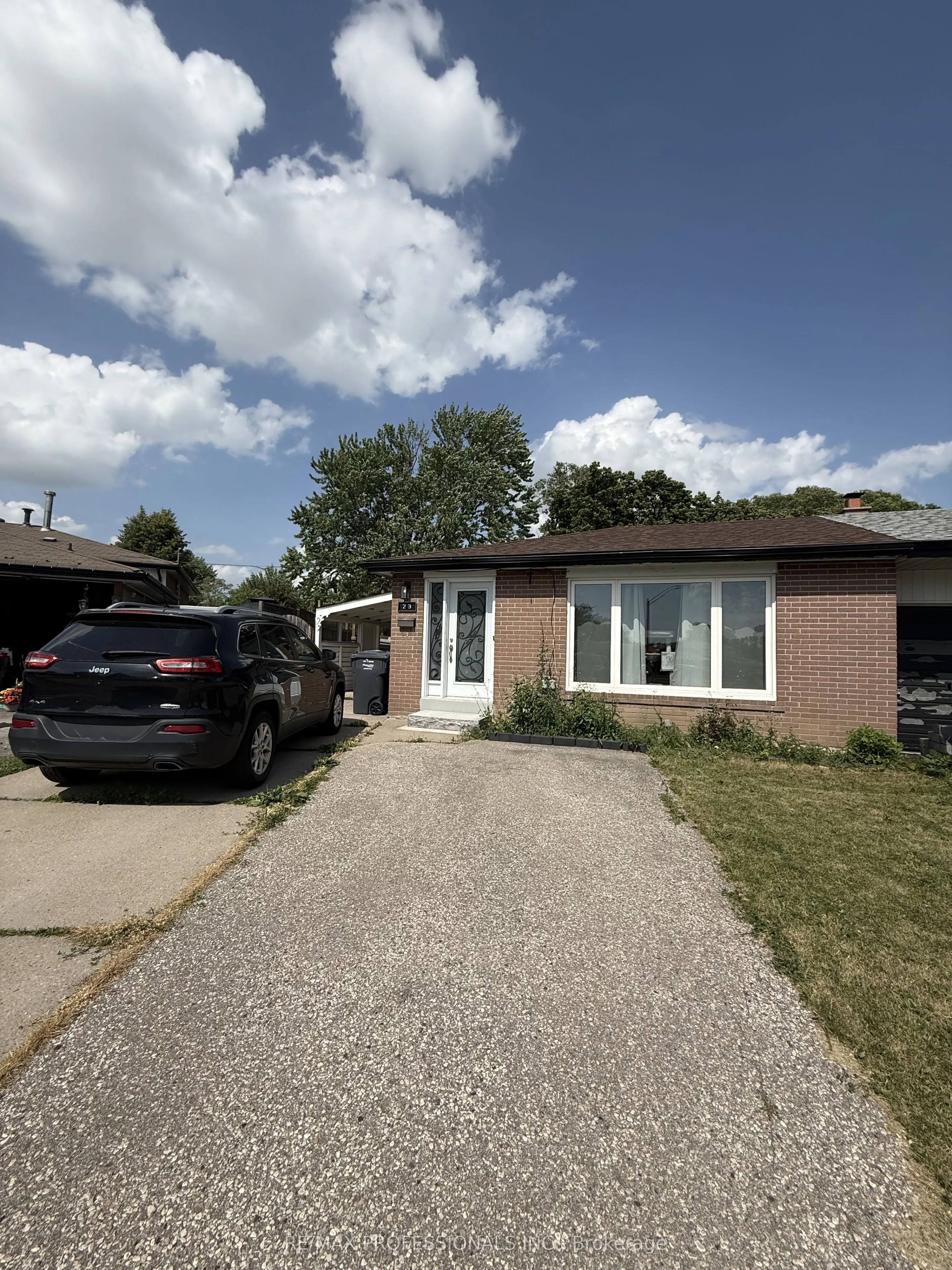 Semi-Detached Home For Lease | W13519320