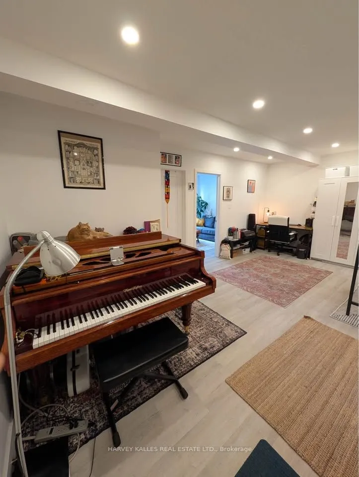 Cottage For Lease | W13520236