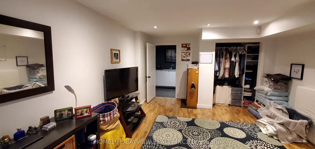 249 Wincott Drive, Toronto W09, ON M9R 2R6