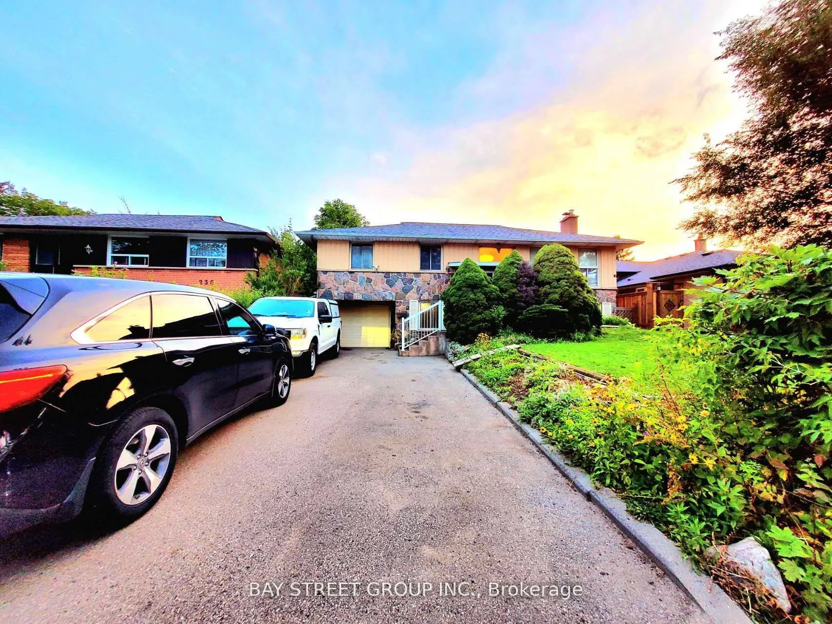 Detached Home For Lease | W13525172