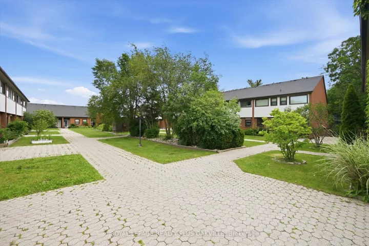 523 Falgarwood Drive, Oakville