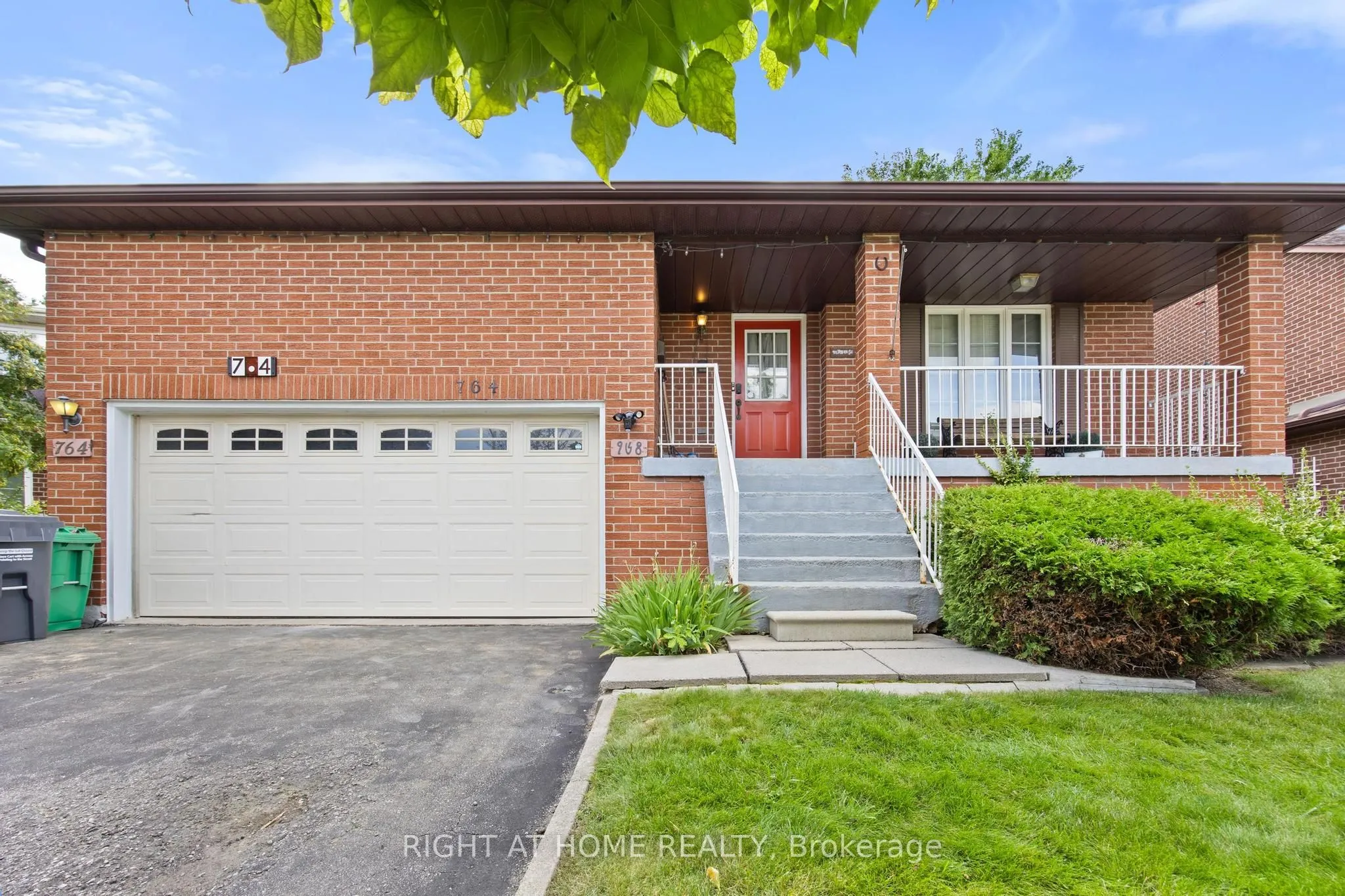 Detached Home For Lease | W13526782
