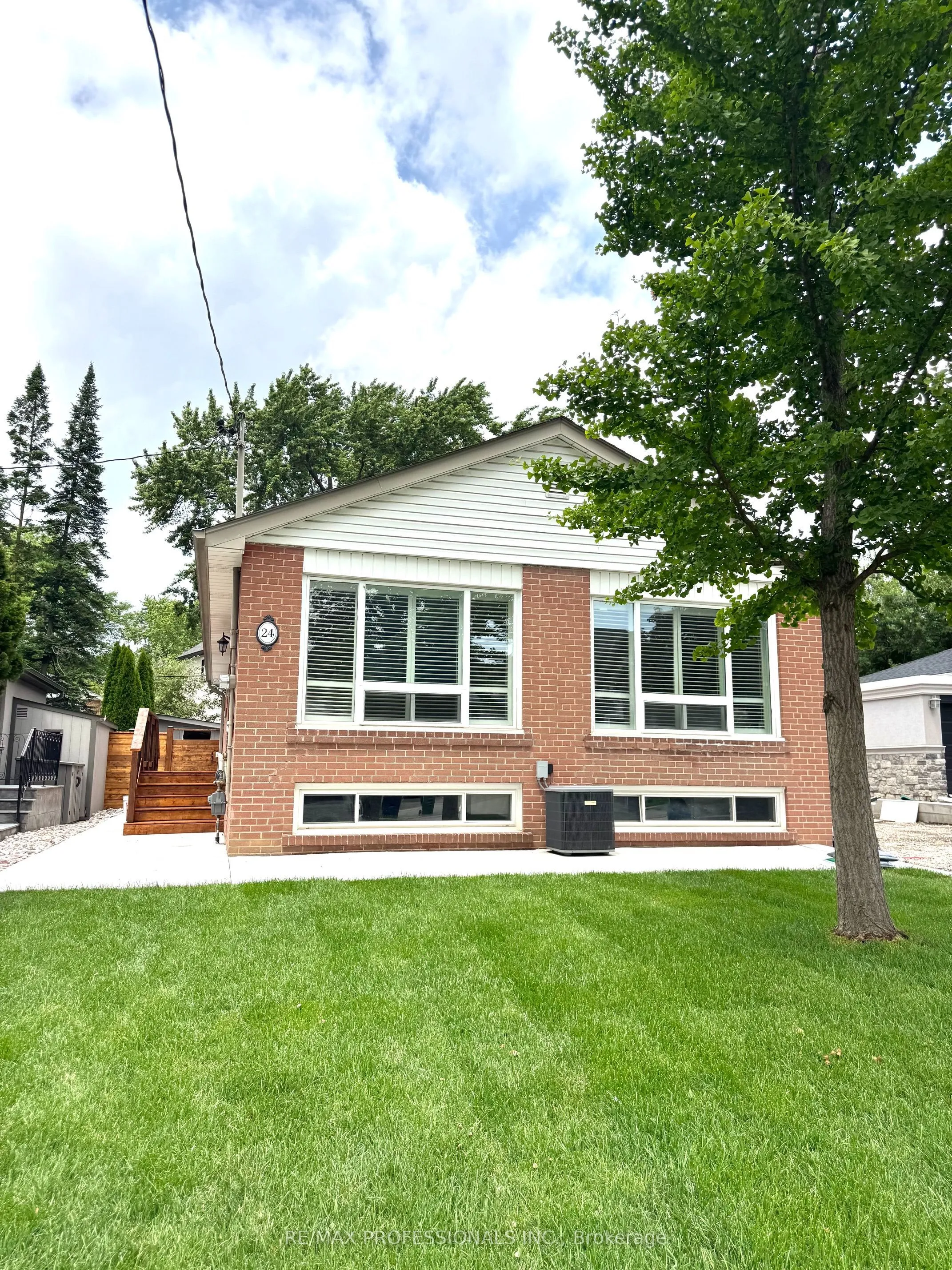 Detached Home For Lease | W13527088