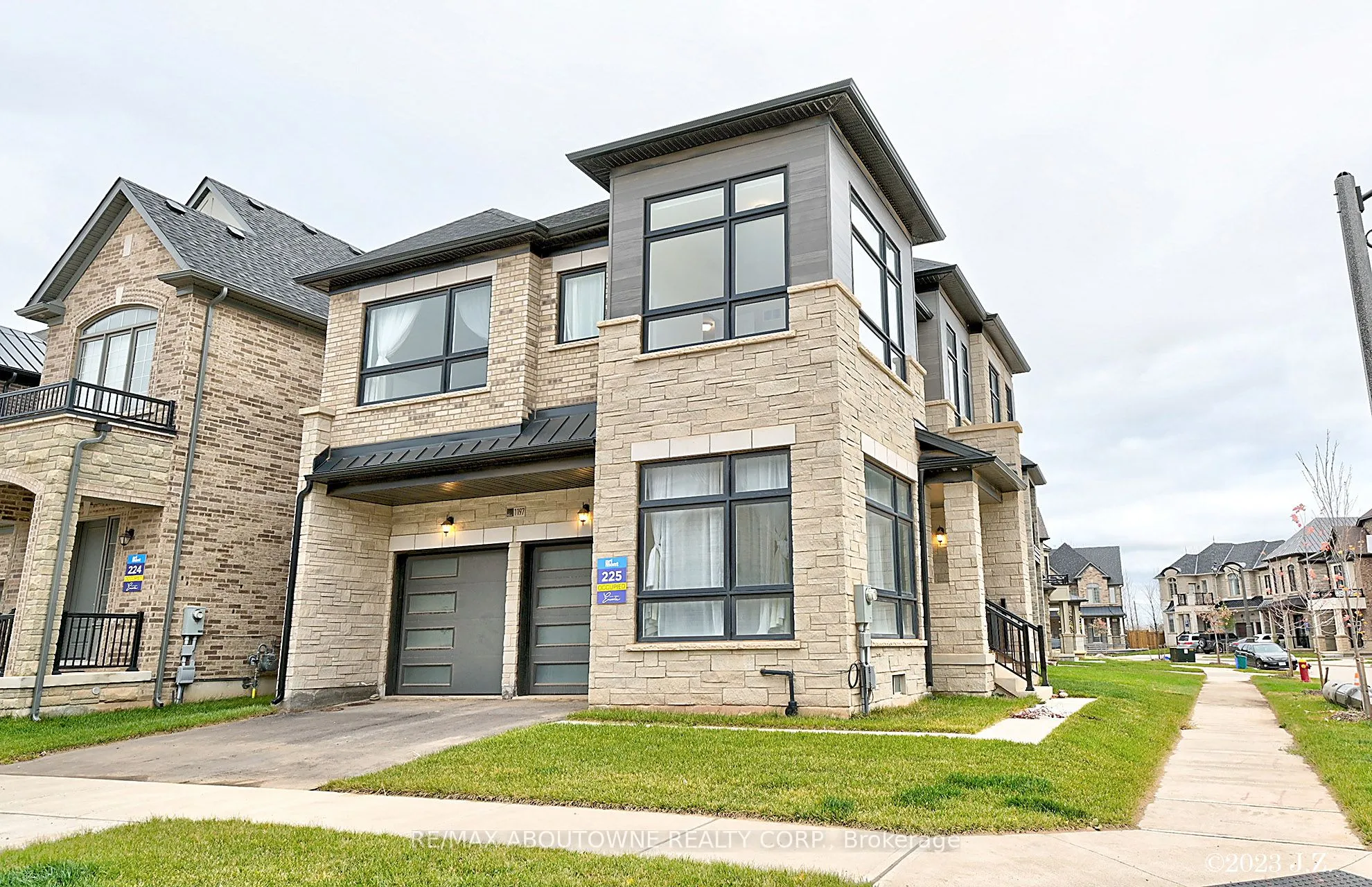 Detached Home For Lease | W13527652