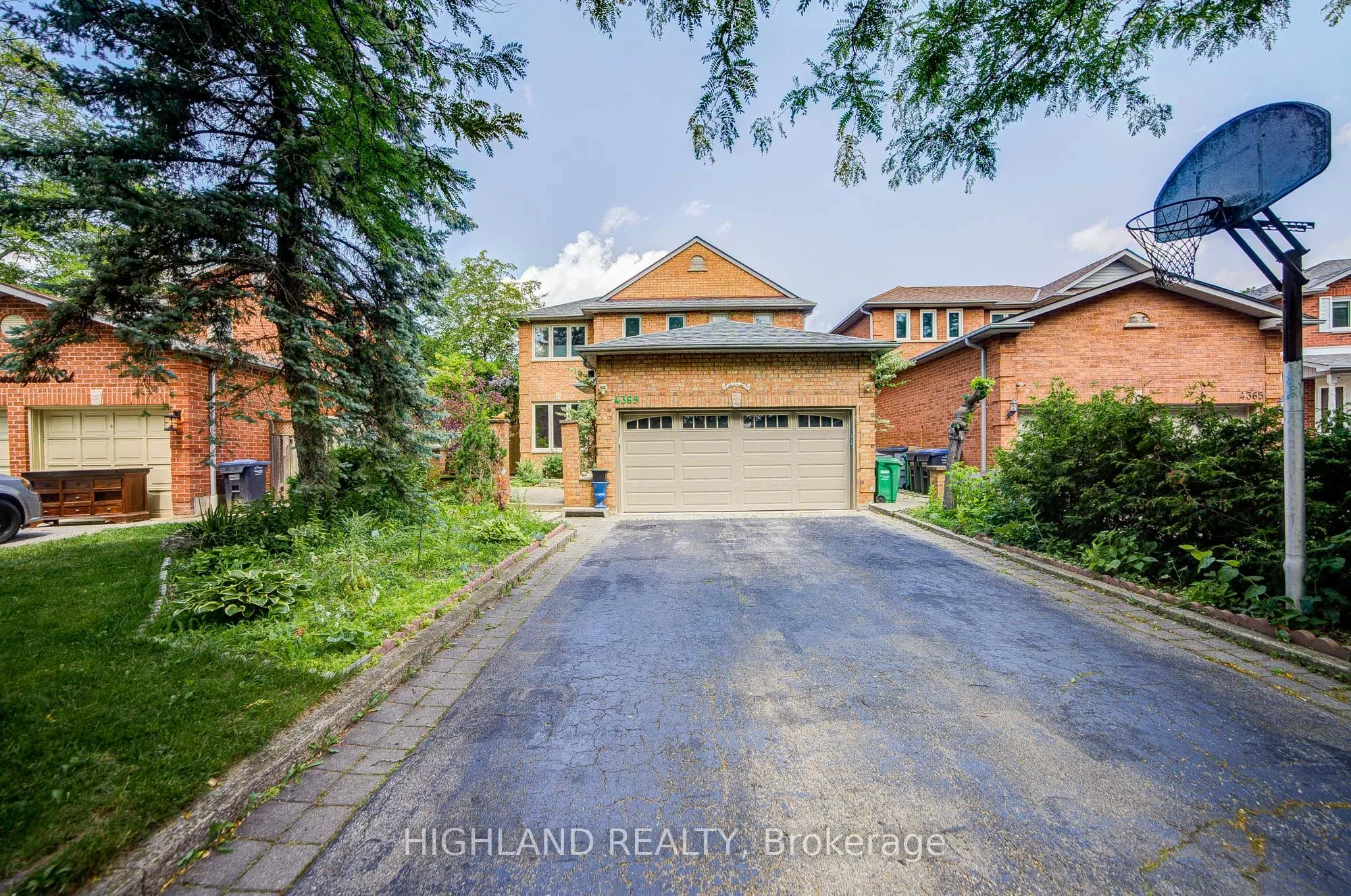 Detached Home For Sale | W13528394