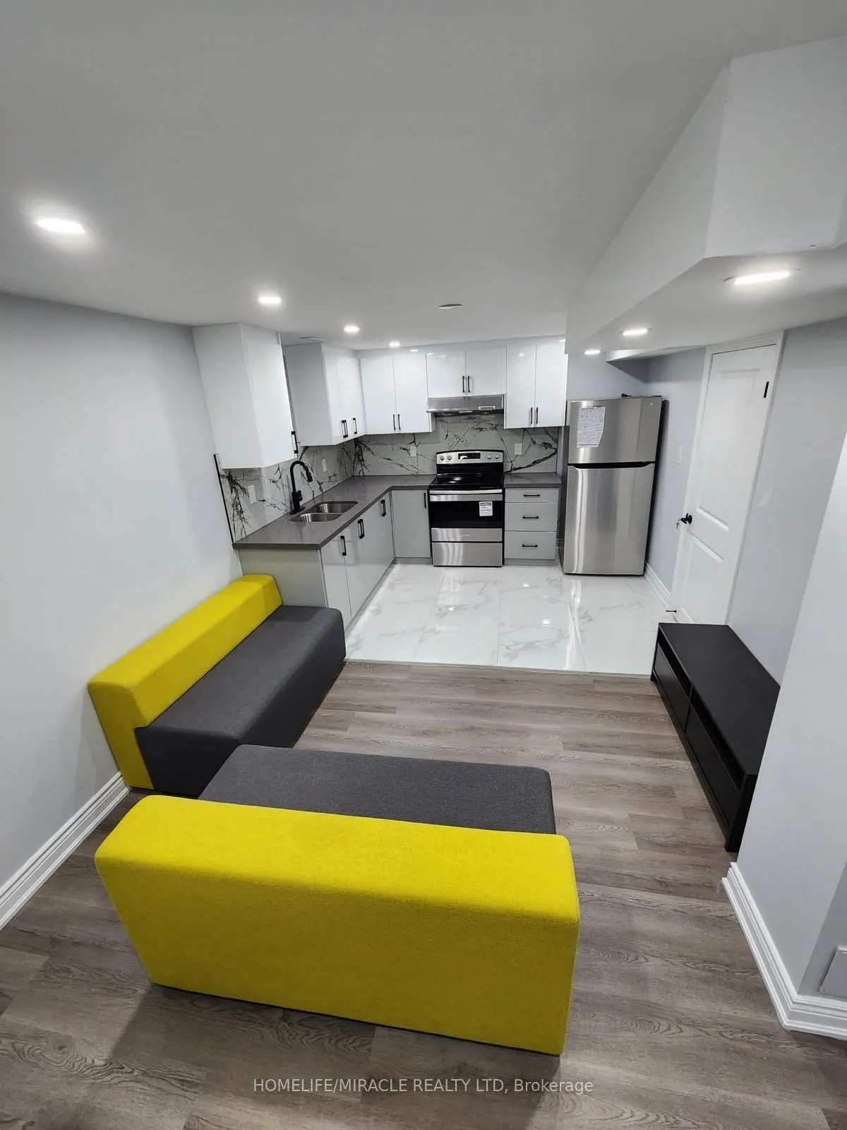 Detached Home For Lease | W13528498