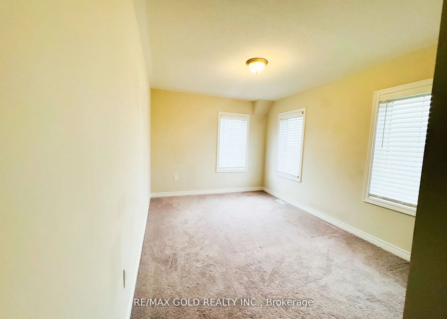 Property For Lease | W13528536