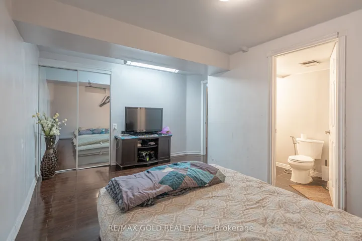 23 Judith Crescent, Brampton, ON L6S 3J3