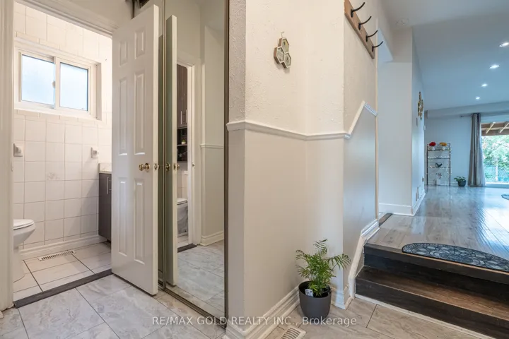 23 Judith Crescent, Brampton, ON L6S 3J3