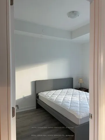 25 Neighbourhood Lane 607, Toronto W07, ON M8Y 0C4