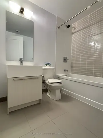 25 Neighbourhood Lane 607, Toronto W07, ON M8Y 0C4