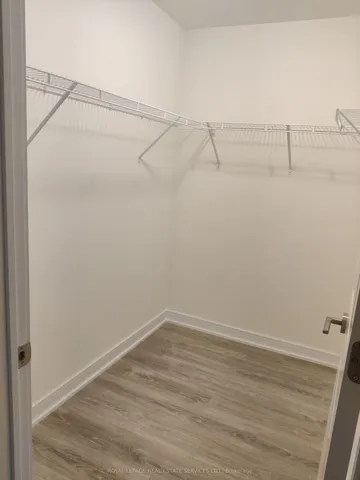 25 Neighbourhood Lane 607, Toronto W07, ON M8Y 0C4