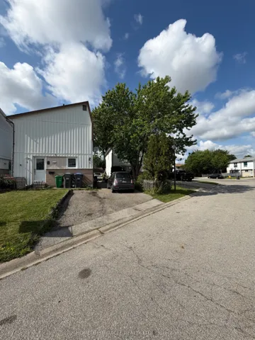 5 Glencairn Square, Brampton, ON L6S 2H7