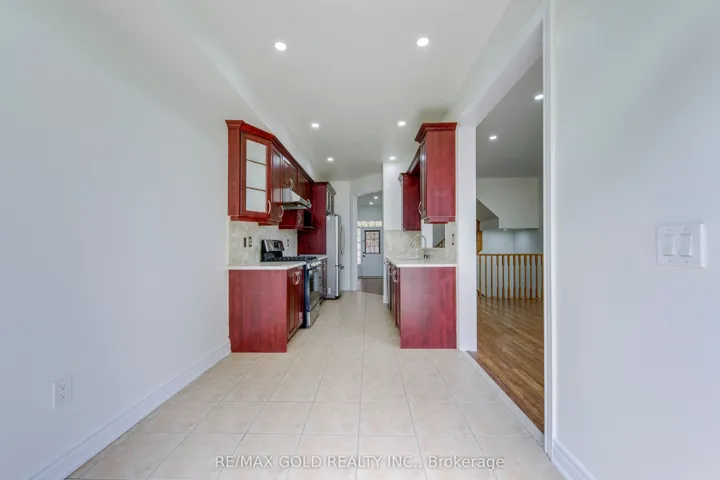 3332 Angel Pass Drive, Mississauga, ON L5M 7K2