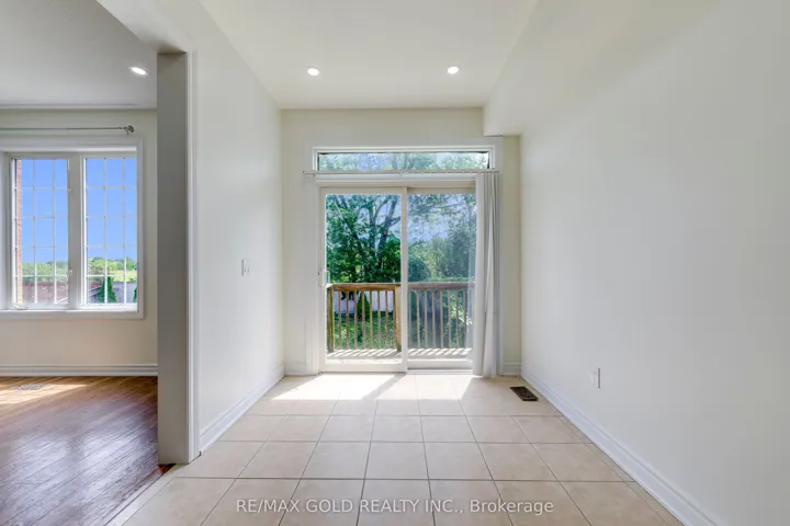 3332 Angel Pass Drive, Mississauga, ON L5M 7K2
