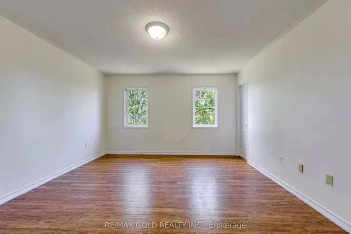3332 Angel Pass Drive, Mississauga, ON L5M 7K2